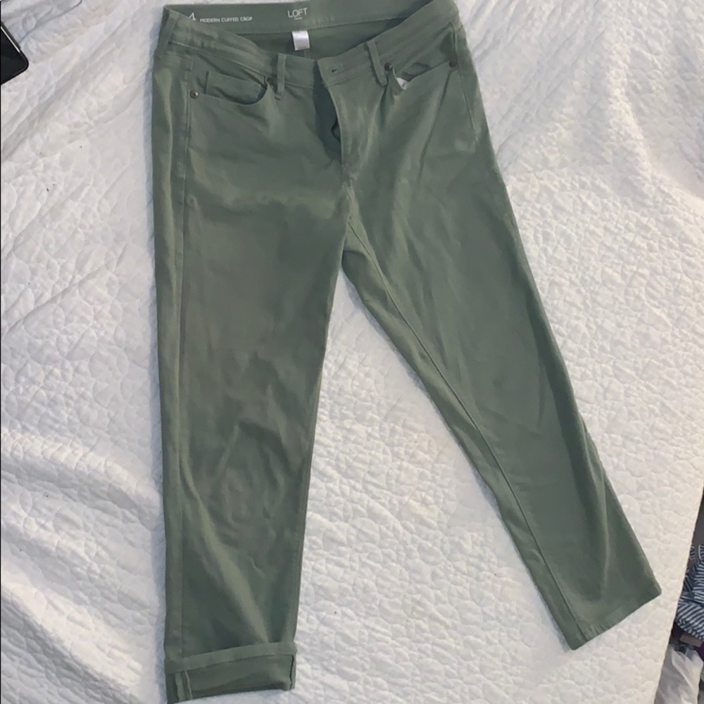 Modern cuffed crop jeans